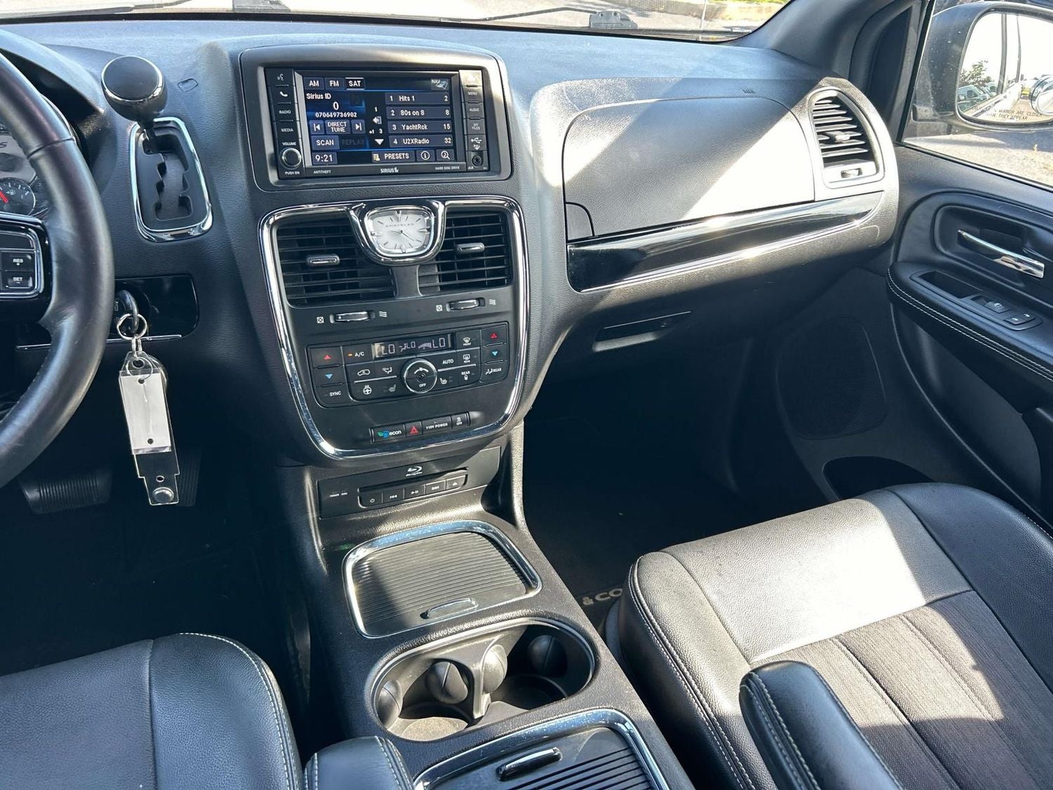 2016 Chrysler Town & Country S