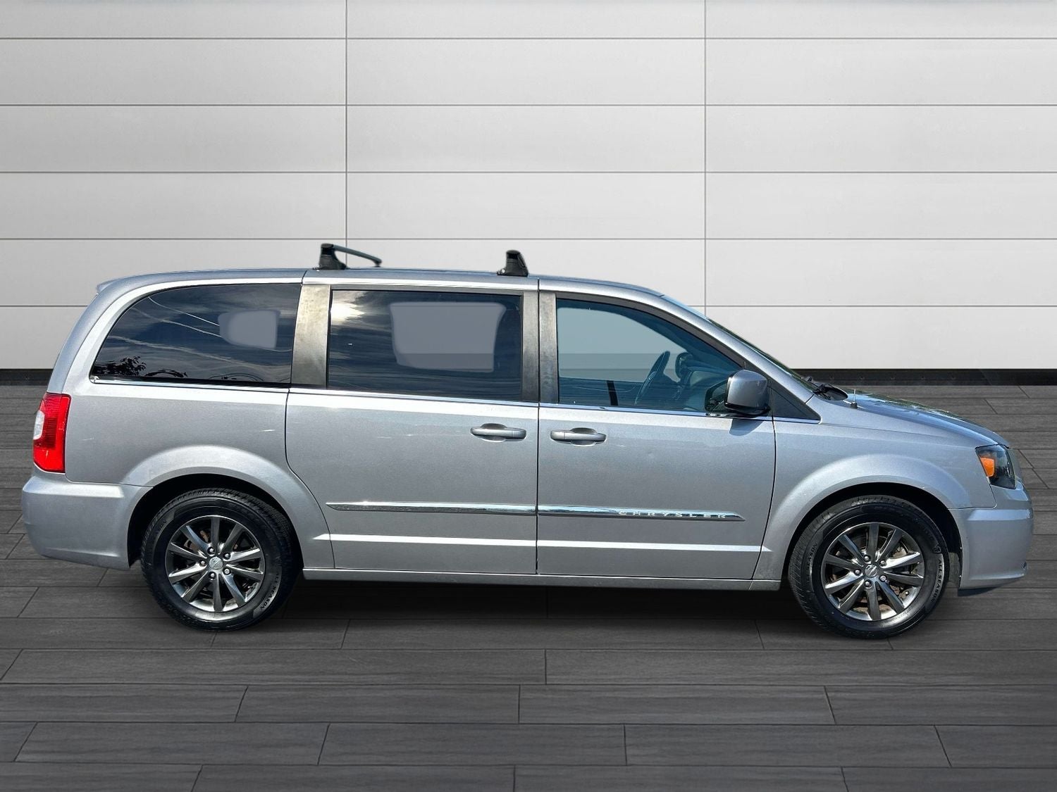 Used 2016 Chrysler Town & Country S with VIN 2C4RC1HG1GR254659 for sale in Dickson, TN