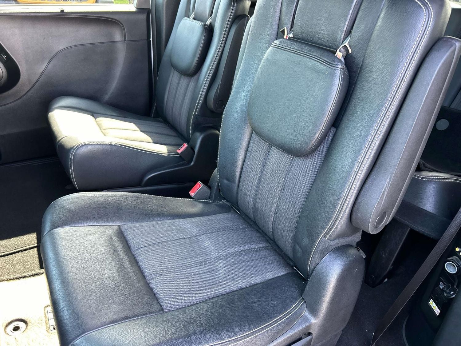 2016 Chrysler Town & Country S