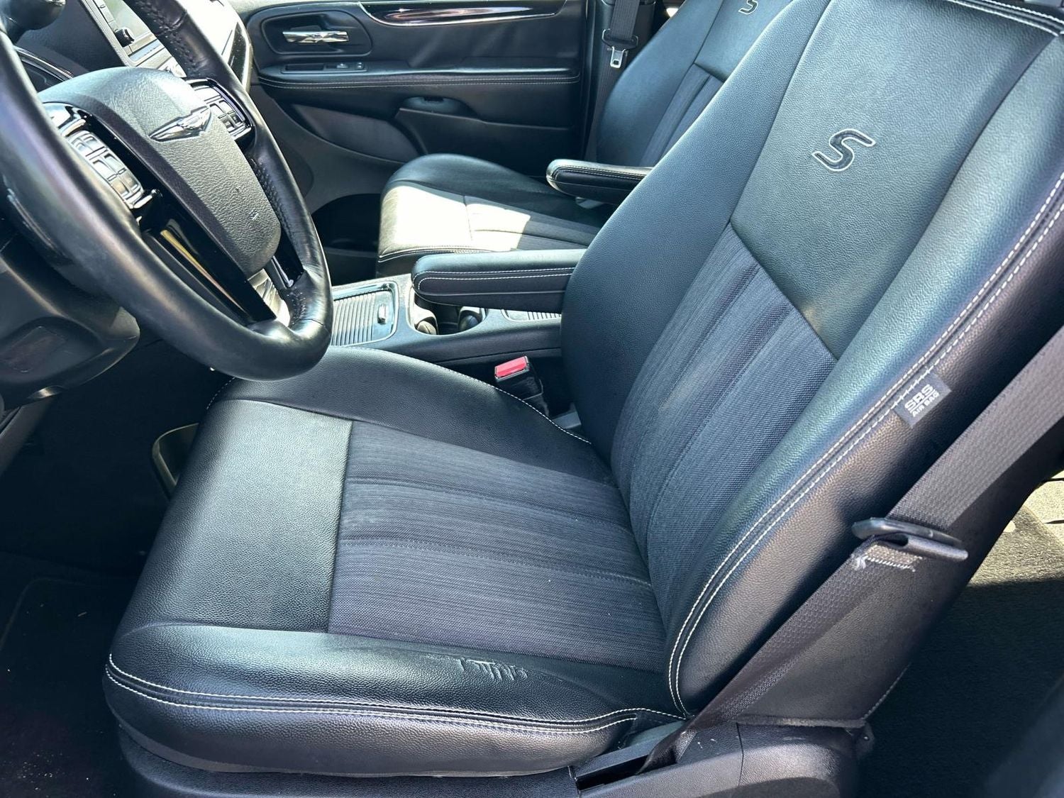 2016 Chrysler Town & Country S