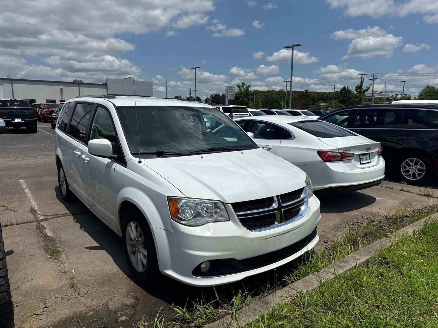Used 2018 Dodge Grand Caravan SXT with VIN 2C4RDGCG7JR239923 for sale in Dickson, TN