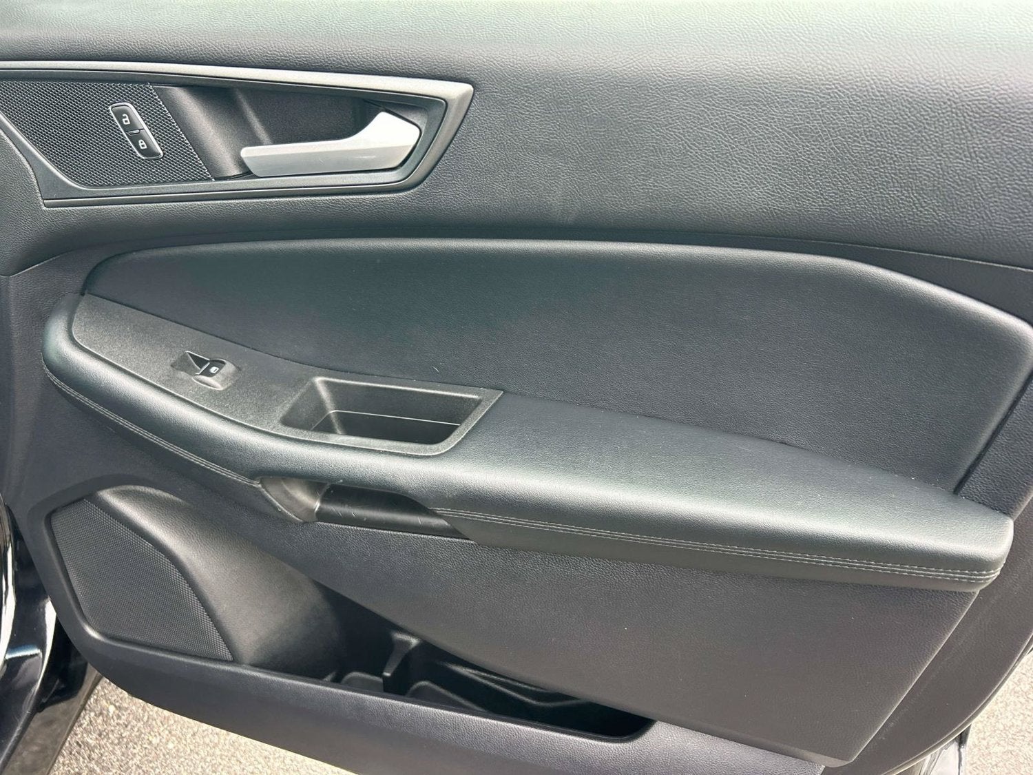 2020 Ford Edge SE