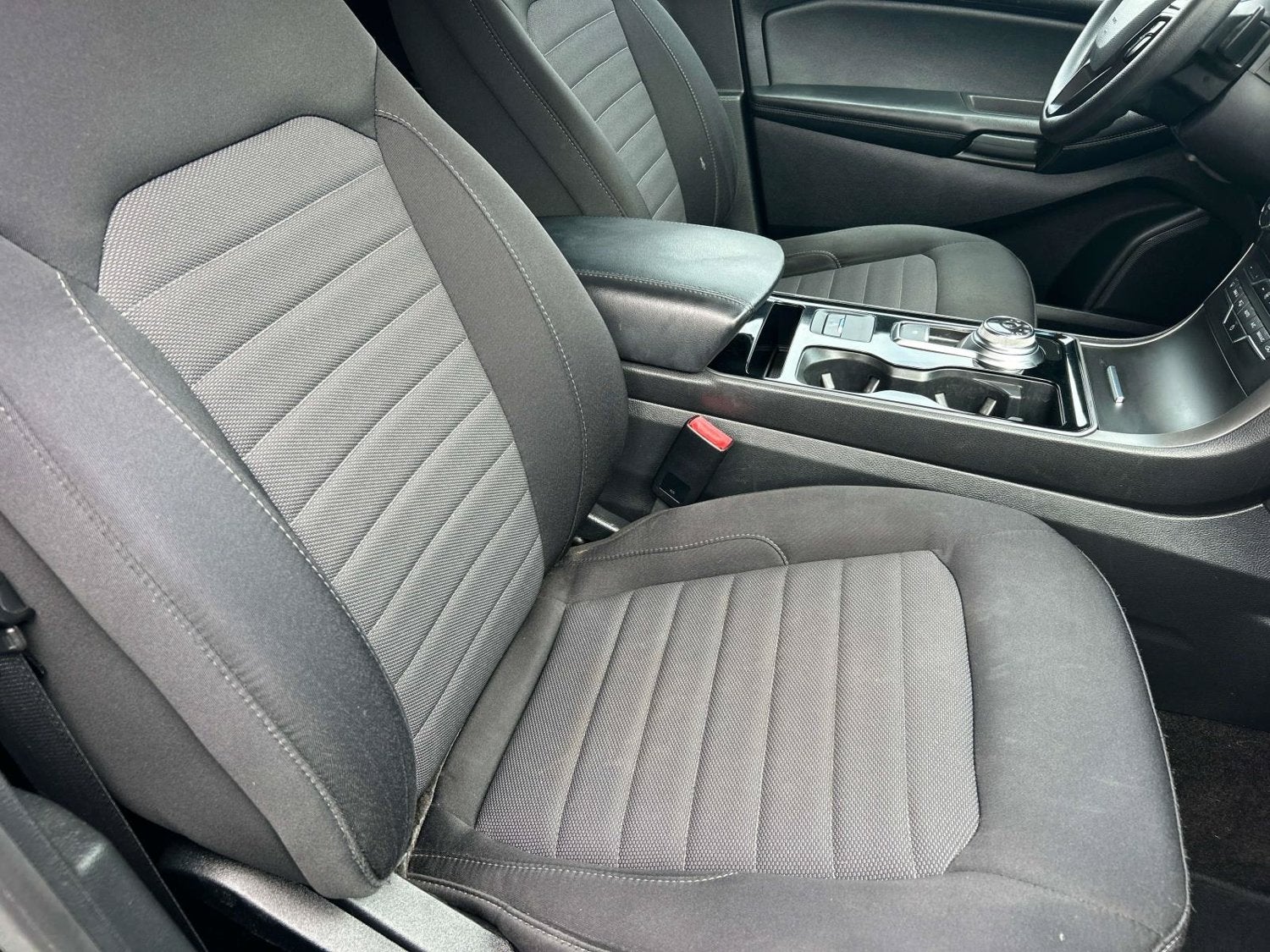 2020 Ford Edge SE