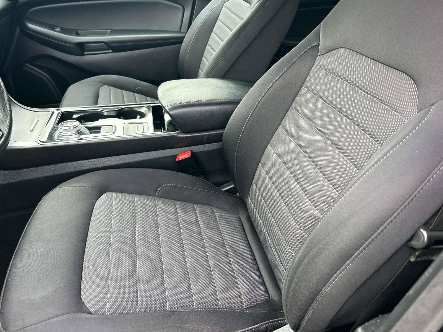 2020 Ford Edge SE