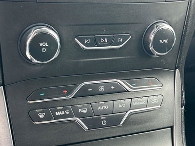 2020 Ford Edge SE