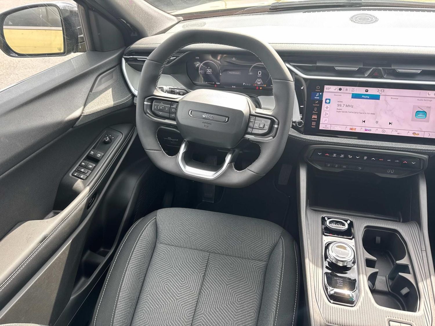 2026 Jeep Cherokee Laredo