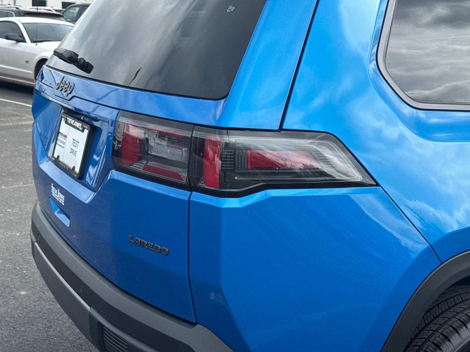 2026 Jeep Cherokee Laredo