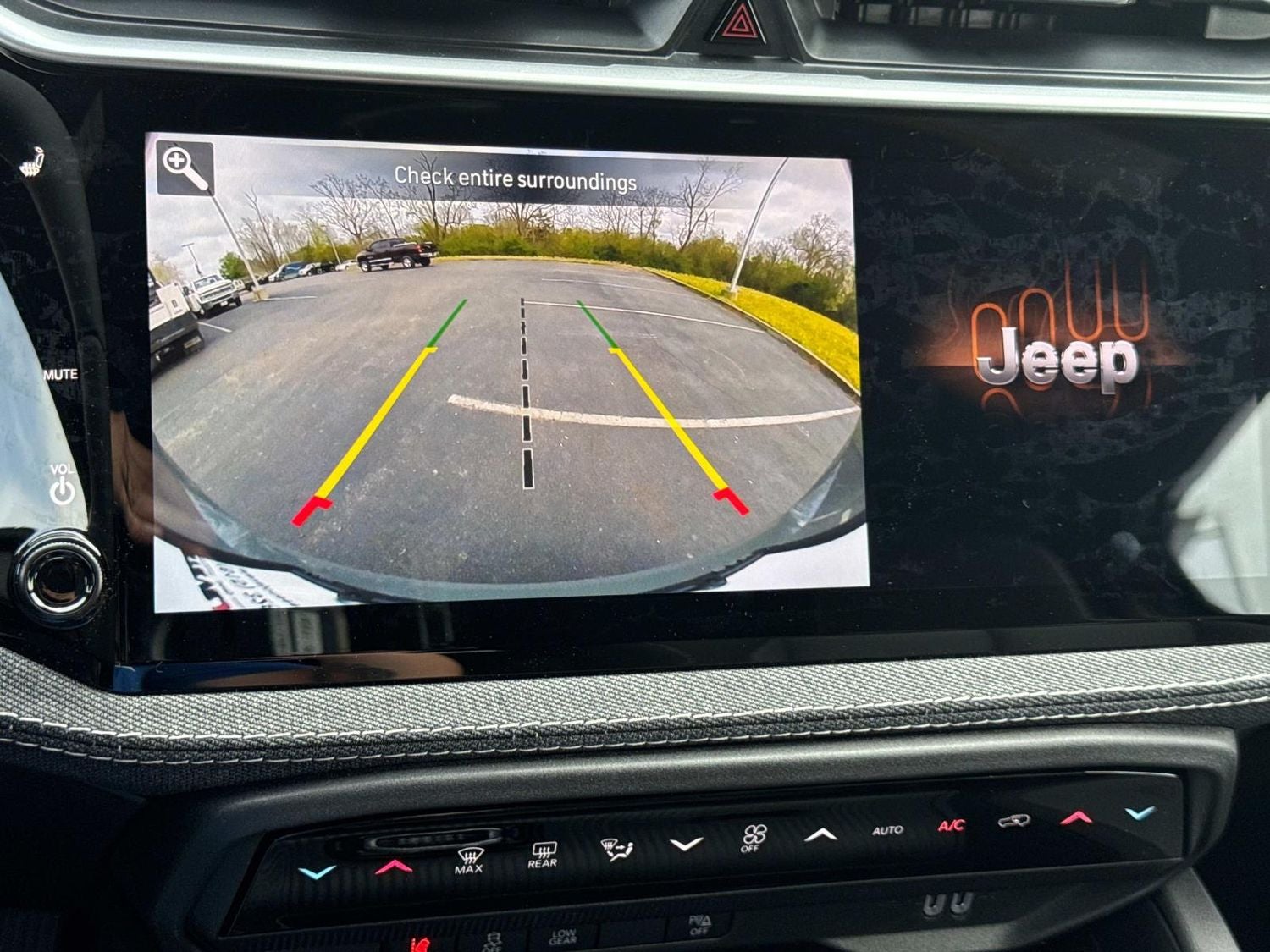 2026 Jeep Cherokee Laredo