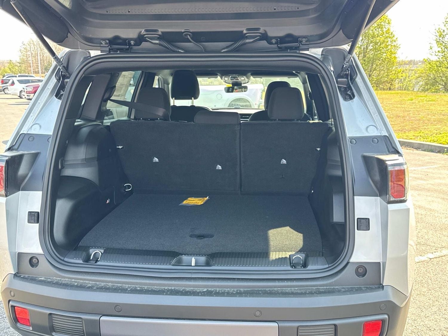 2026 Jeep Cherokee Laredo