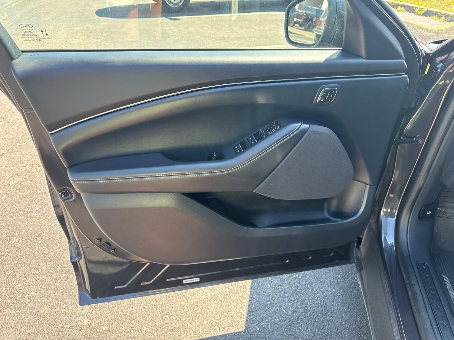 2022 Ford Mustang Mach-E Select