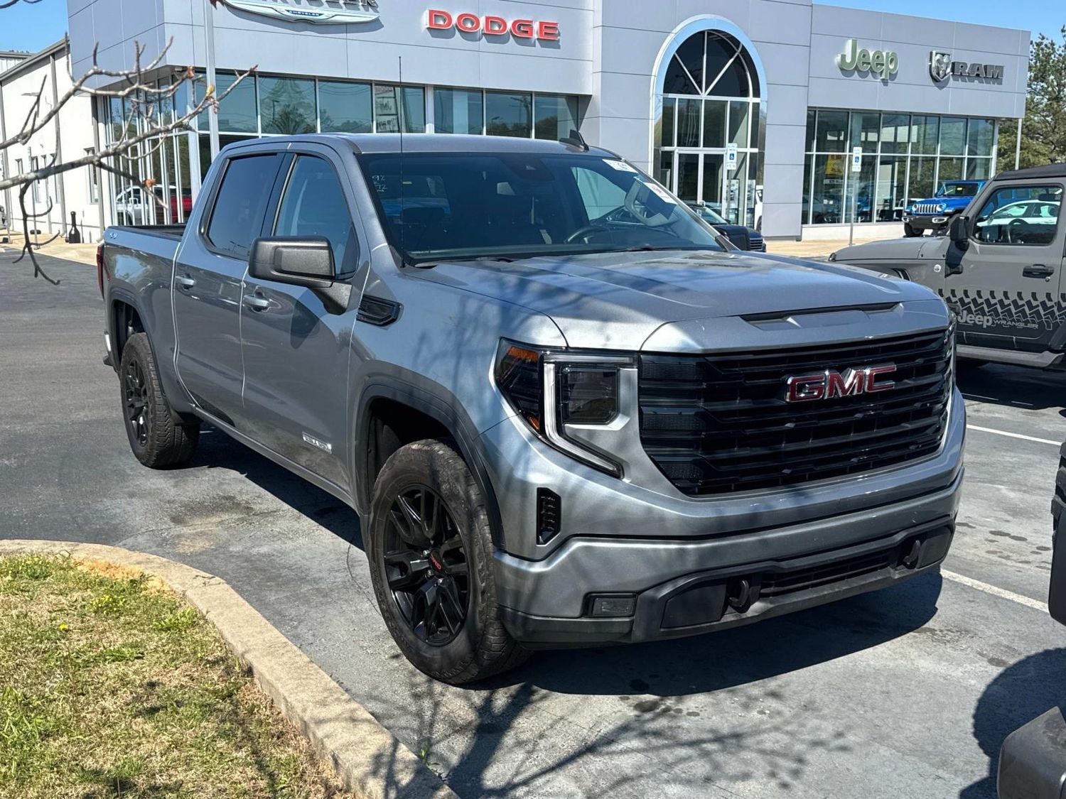 2024 GMC Sierra 1500 Elevation