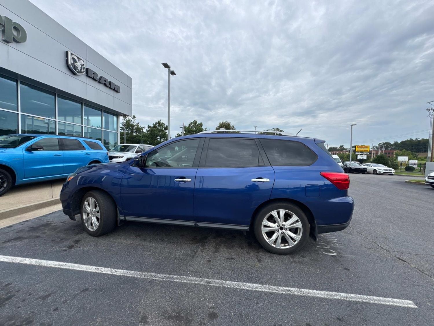 2018 Nissan Pathfinder SL