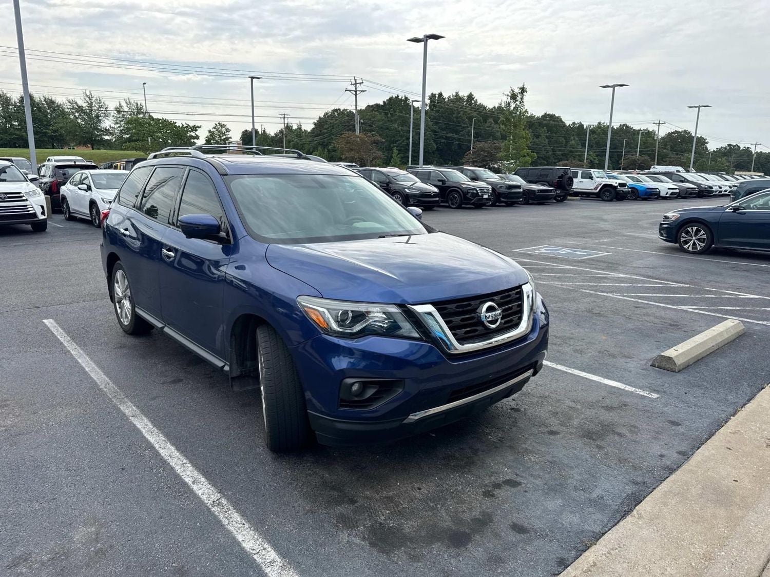 2018 Nissan Pathfinder SL