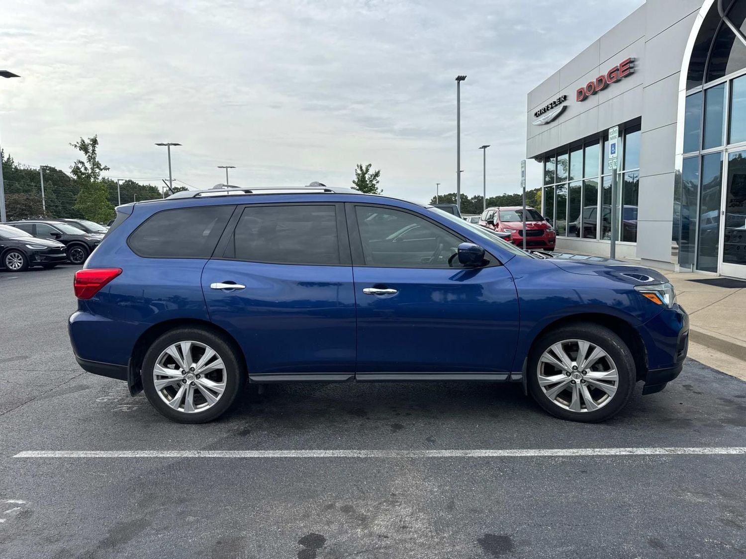 2018 Nissan Pathfinder SL