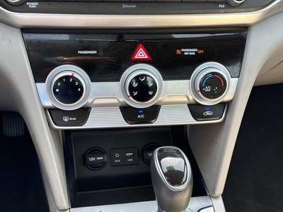 2019 Hyundai Elantra SE