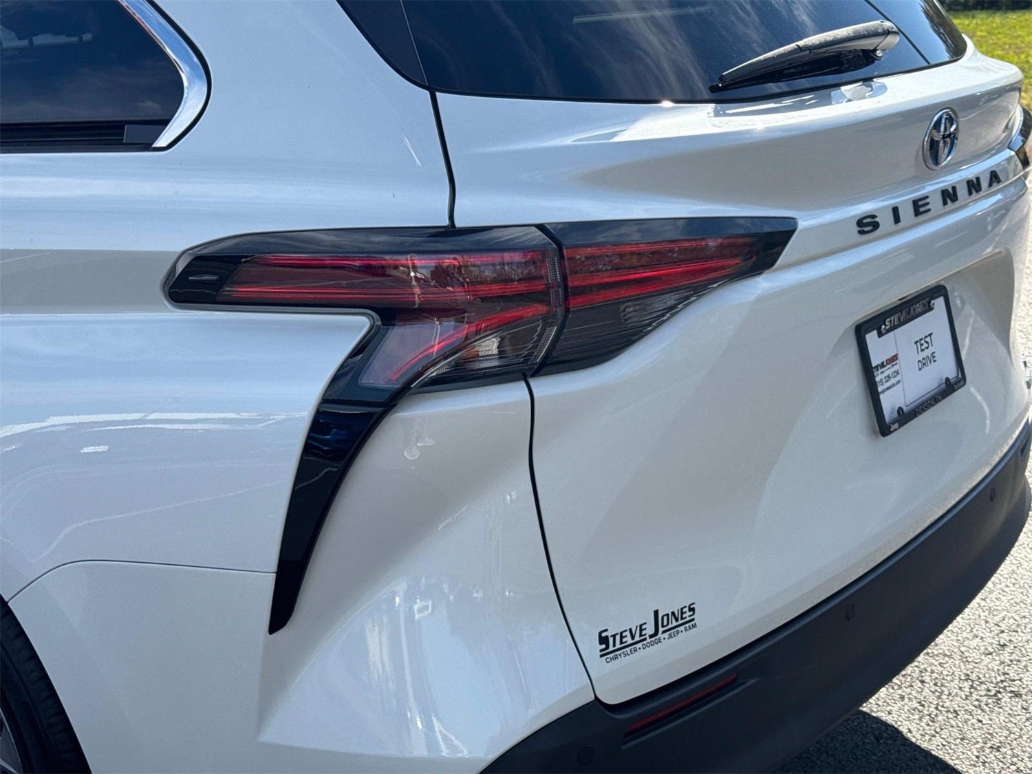 2021 Toyota Sienna XLE 8 Passenger