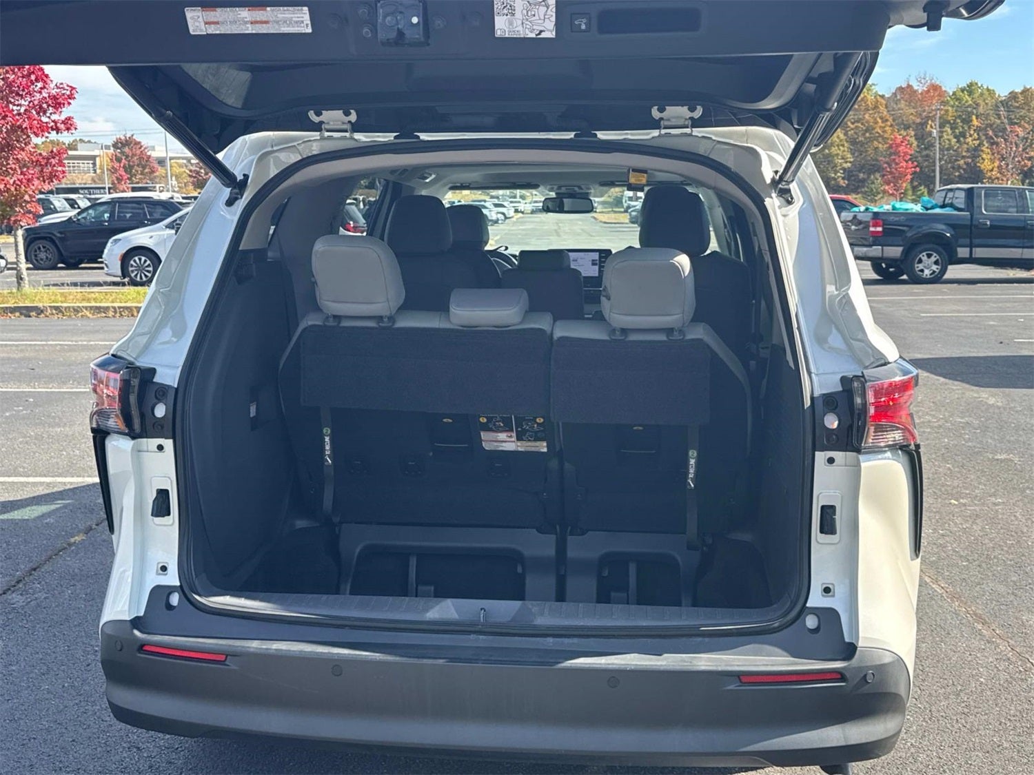 2021 Toyota Sienna XLE 8 Passenger