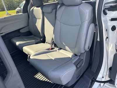 2021 Toyota Sienna XLE 8 Passenger