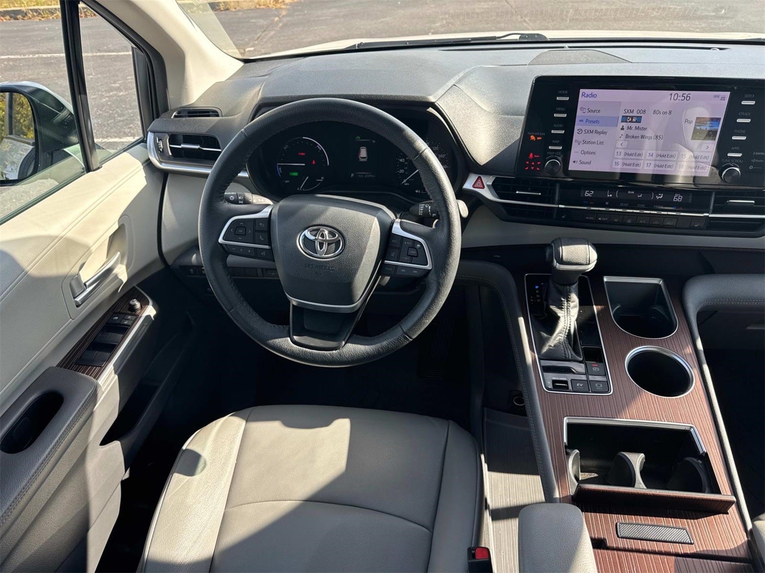 2021 Toyota Sienna XLE 8 Passenger