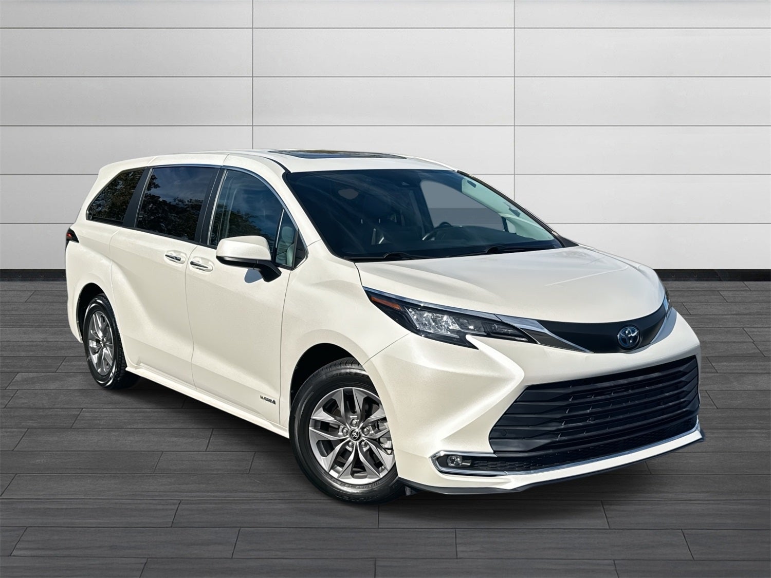 2021 Toyota Sienna XLE 8 Passenger