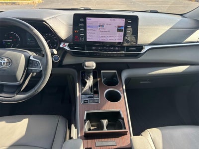 2021 Toyota Sienna XLE 8 Passenger