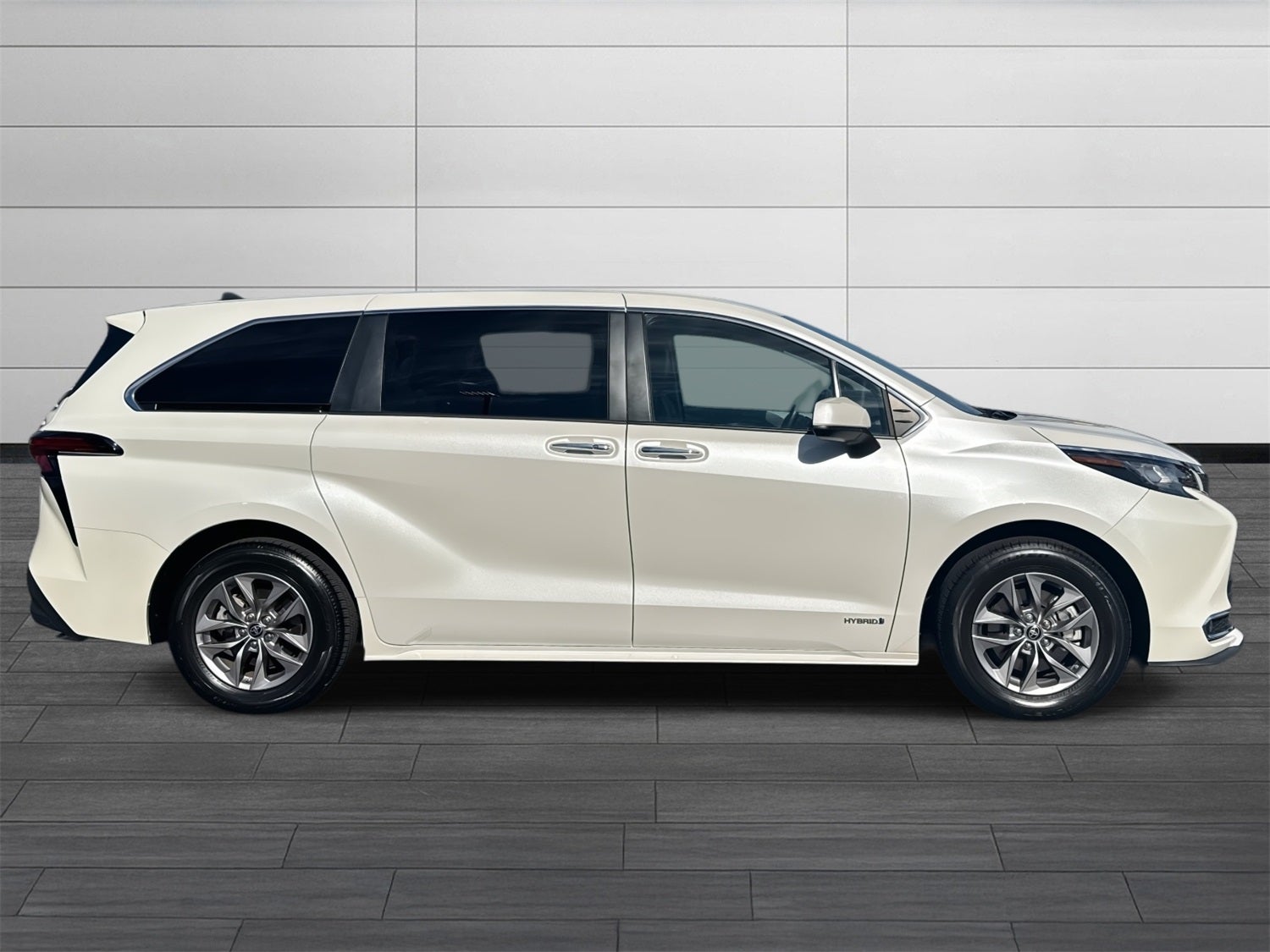 2021 Toyota Sienna XLE 8 Passenger