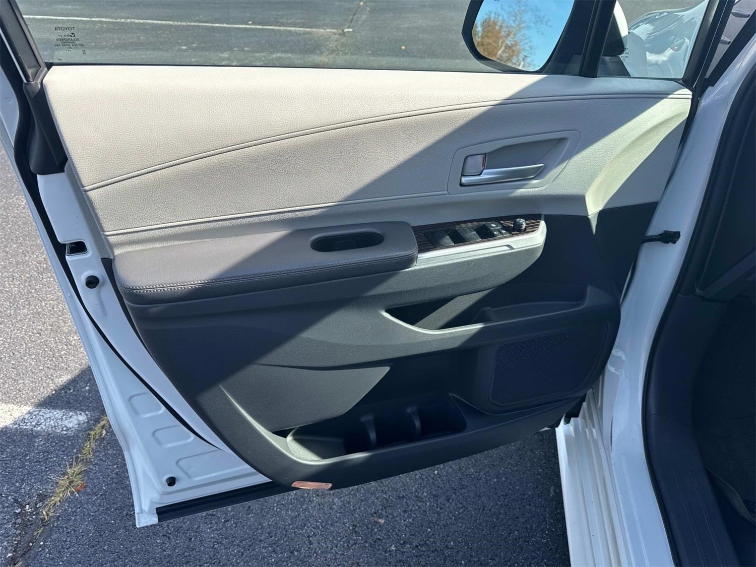 2021 Toyota Sienna XLE 8 Passenger