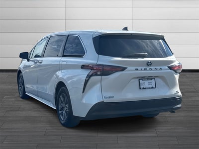 2021 Toyota Sienna XLE 8 Passenger
