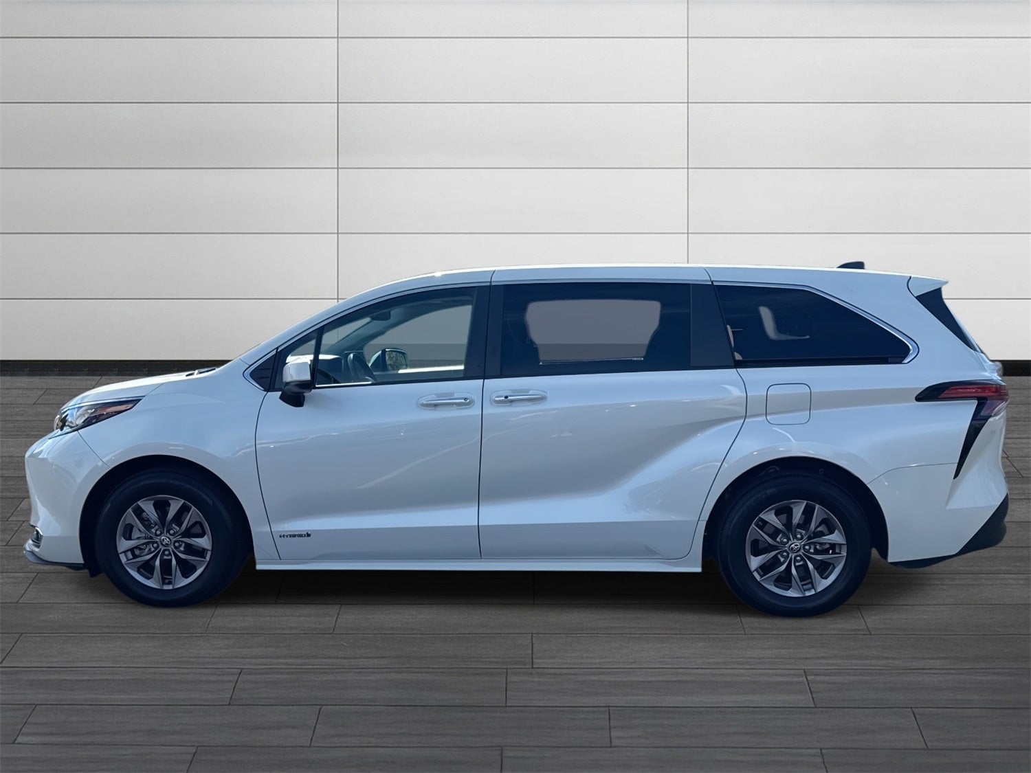 2021 Toyota Sienna XLE 8 Passenger