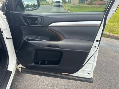 2018 Toyota Highlander LE