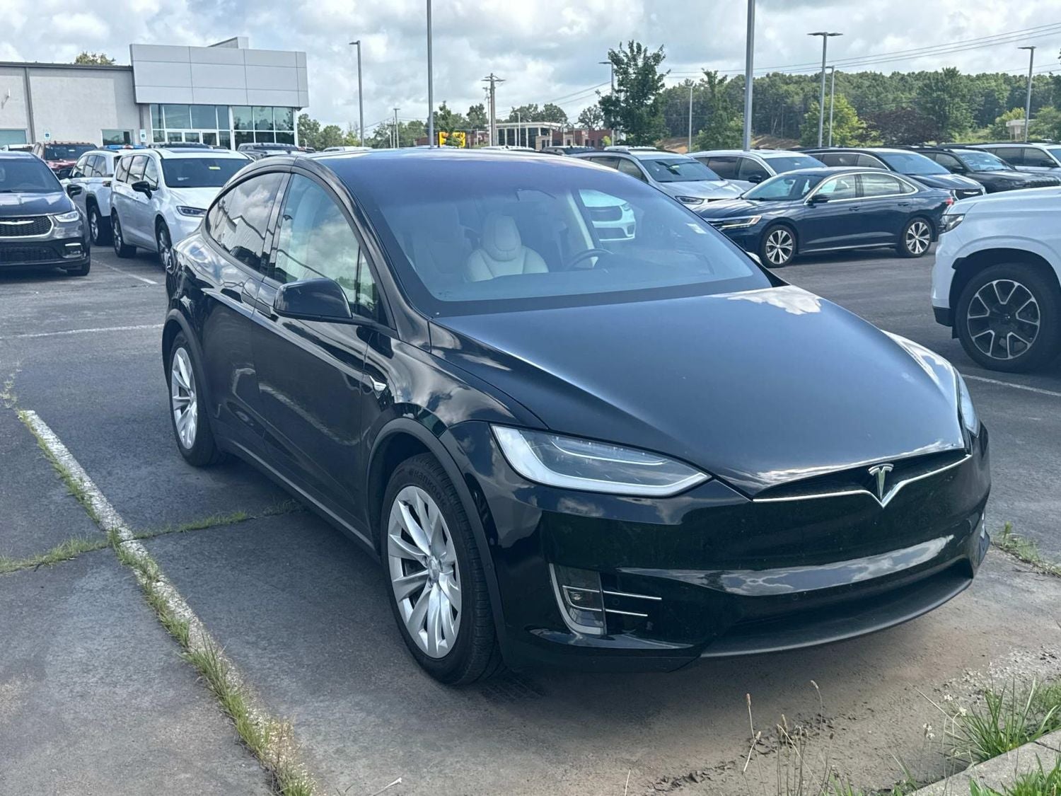 Used 2018 Tesla Model X 75D with VIN 5YJXCAE26JF103321 for sale in Dickson, TN