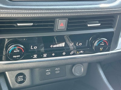 2025 Nissan Rogue SV