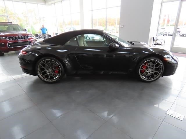 2022 Porsche 911 Carrera 4