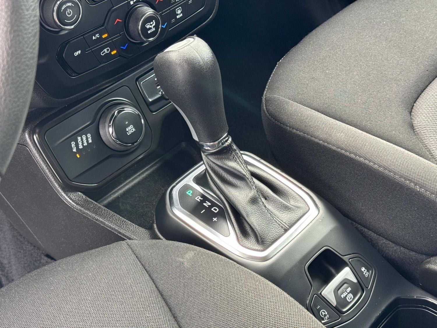 2023 Jeep Renegade Latitude